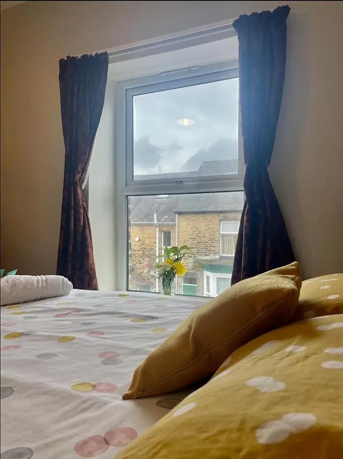 Lovely House By The Park. Walkly Apartment